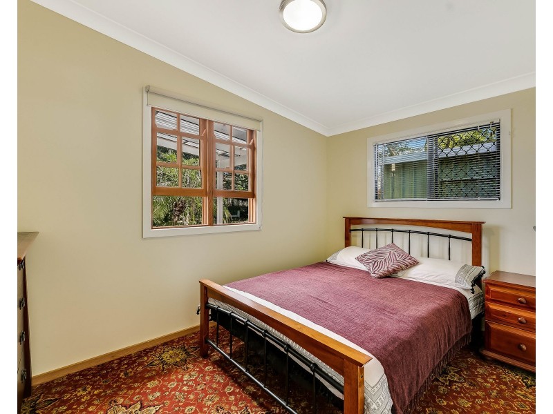 60 Hogg Street, Rockville QLD 4350