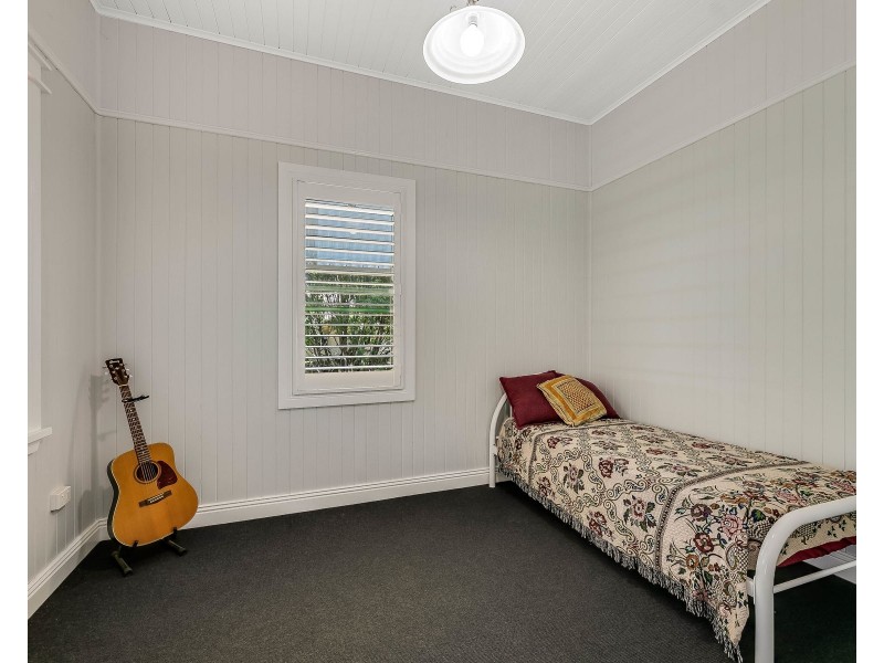 60 Hogg Street, Rockville QLD 4350
