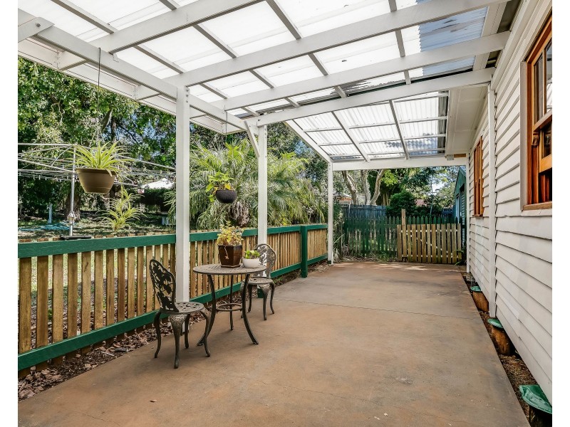 60 Hogg Street, Rockville QLD 4350