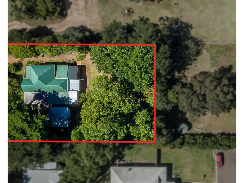 60 Hogg Street, Rockville QLD 4350