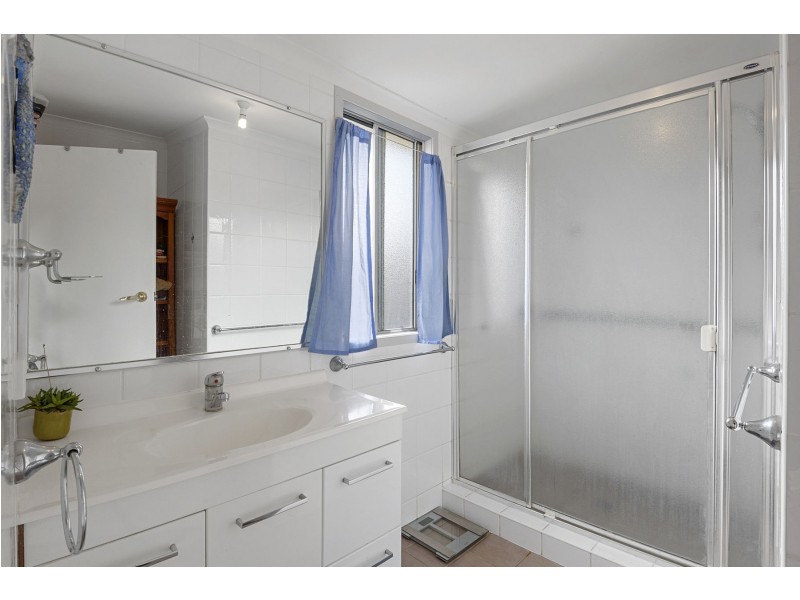 11 Burton Street, Harristown QLD 4350