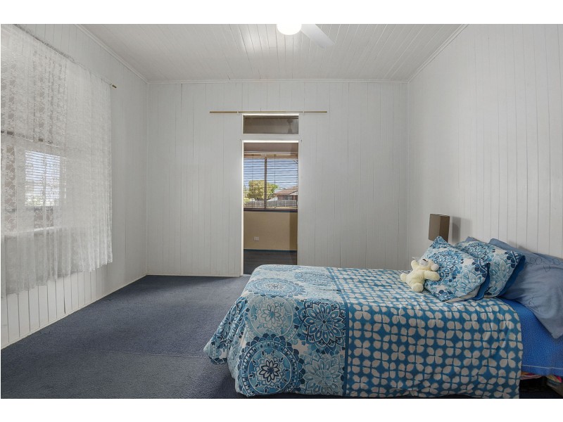 11 Burton Street, Harristown QLD 4350