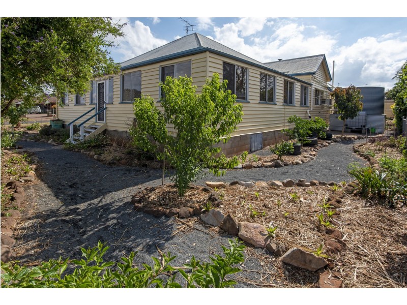 11 Burton Street, Harristown QLD 4350