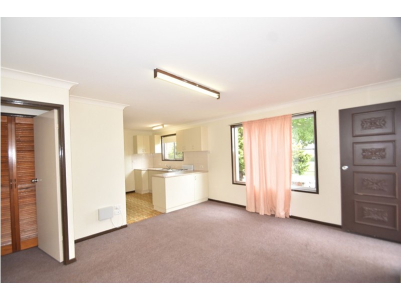 1/380 Hume Street, Centenary Heights QLD 4350