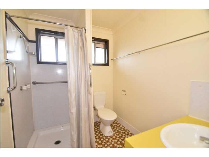 1/380 Hume Street, Centenary Heights QLD 4350