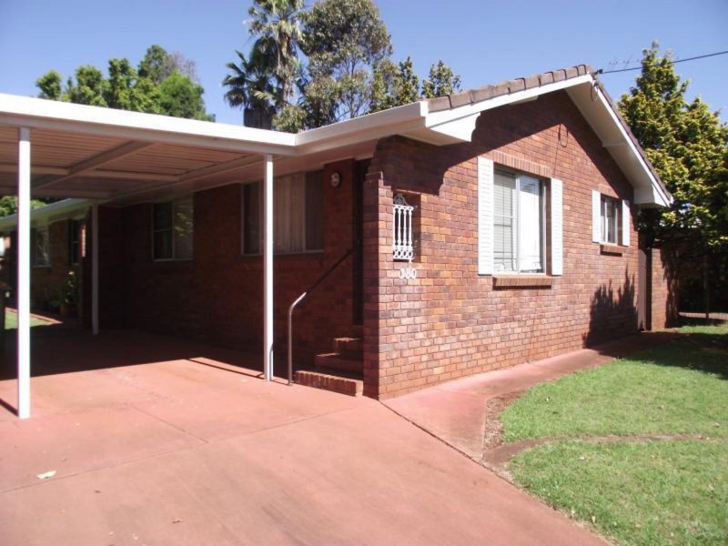 1/380 Hume Street, Centenary Heights QLD 4350