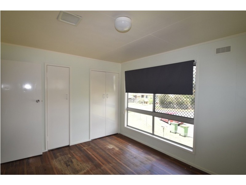 7 Shaw Court, Harristown QLD 4350
