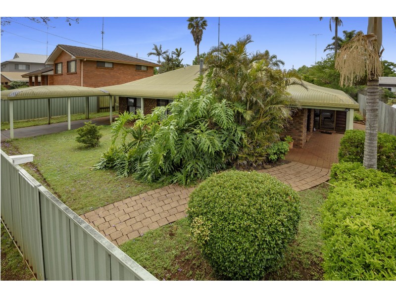 818 Ruthven Street, Kearneys Spring QLD 4350