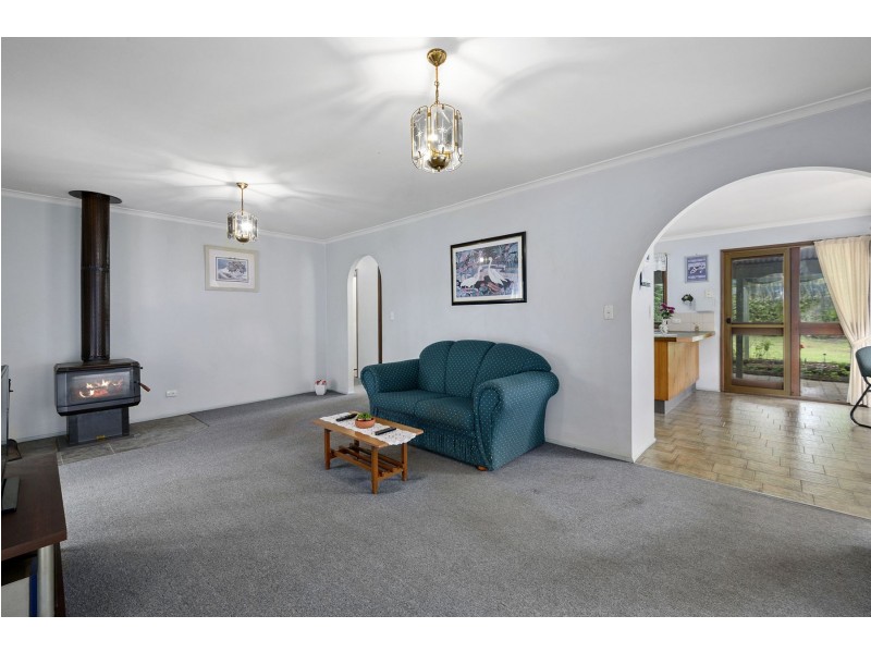 818 Ruthven Street, Kearneys Spring QLD 4350