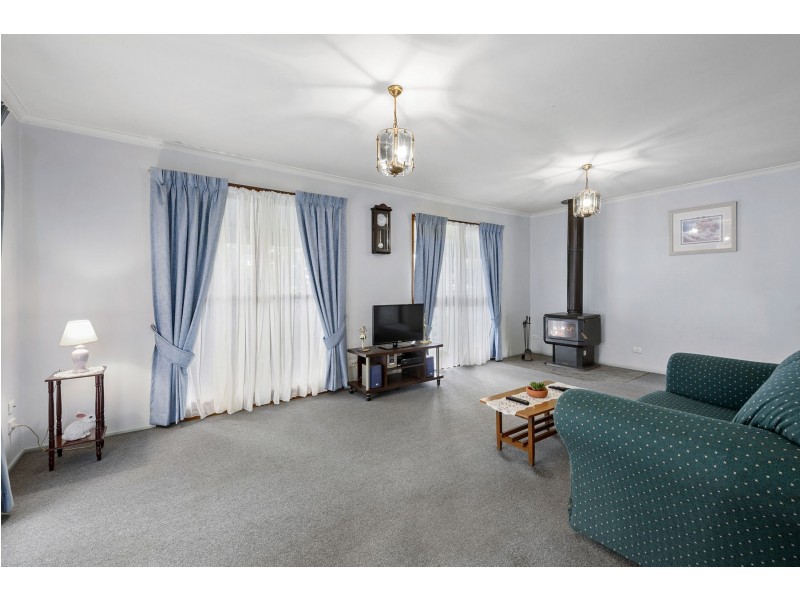 818 Ruthven Street, Kearneys Spring QLD 4350