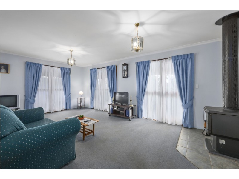 818 Ruthven Street, Kearneys Spring QLD 4350