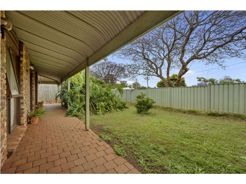 818 Ruthven Street, Kearneys Spring QLD 4350