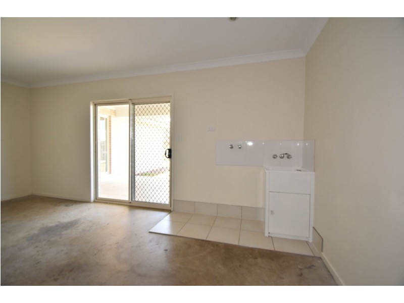 3 Sweeney Street, Kearneys Spring QLD 4350