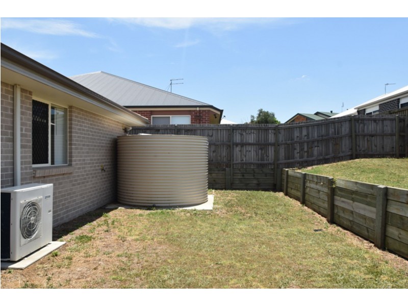 3 Sweeney Street, Kearneys Spring QLD 4350