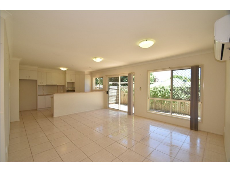 2/180A Jellicoe Street, Newtown QLD 4350