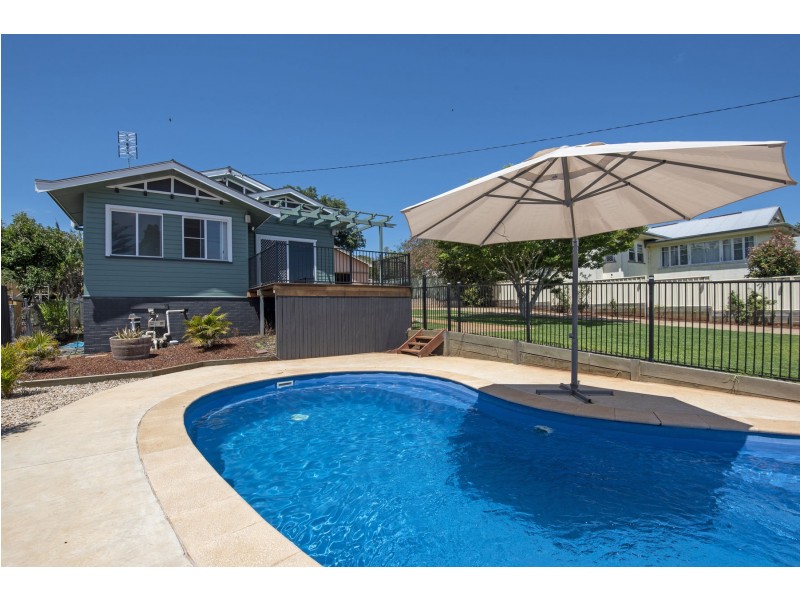 16 Seaton Street, South Toowoomba QLD 4350