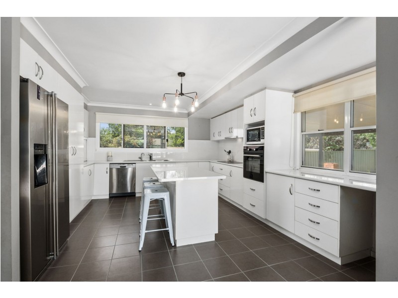 16 Seaton Street, South Toowoomba QLD 4350