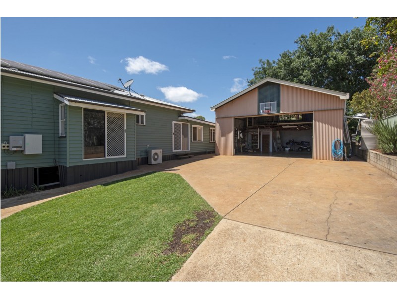 16 Seaton Street, South Toowoomba QLD 4350