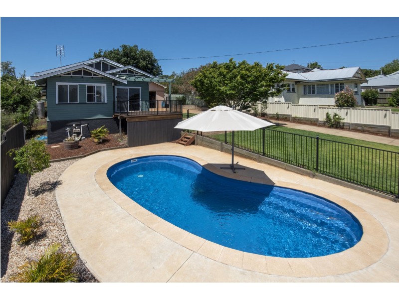 16 Seaton Street, South Toowoomba QLD 4350