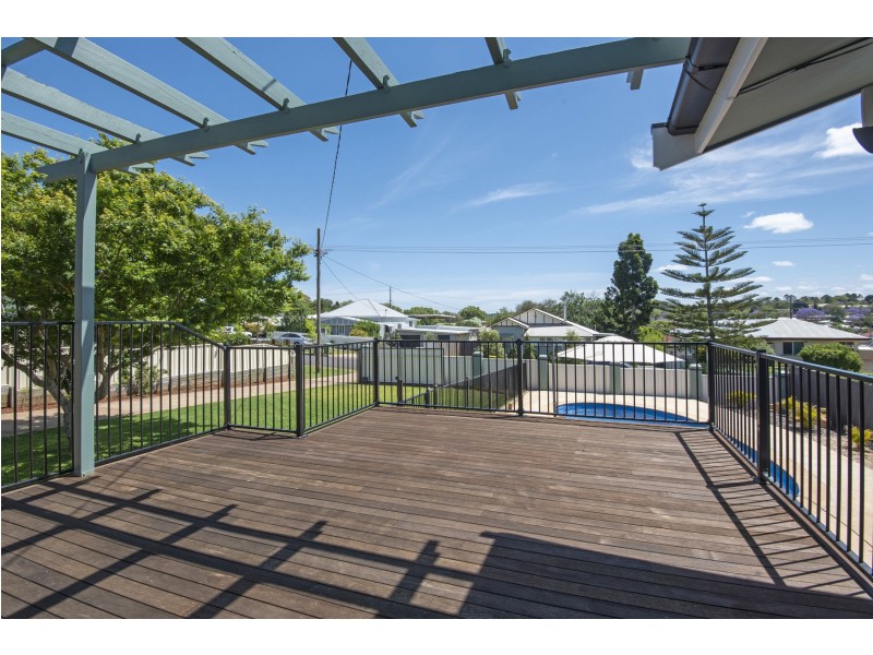 16 Seaton Street, South Toowoomba QLD 4350