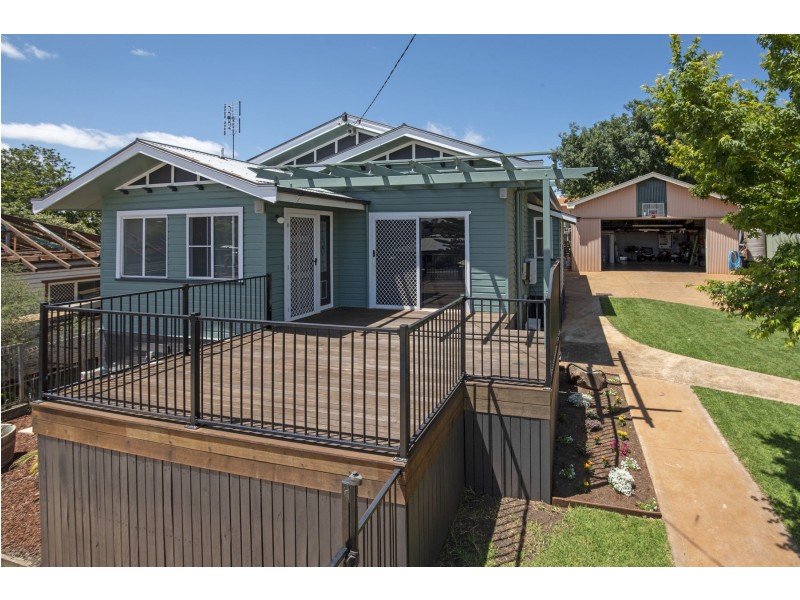 16 Seaton Street, South Toowoomba QLD 4350