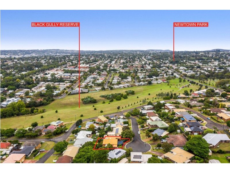 6 Ludgate Court, Rockville QLD 4350