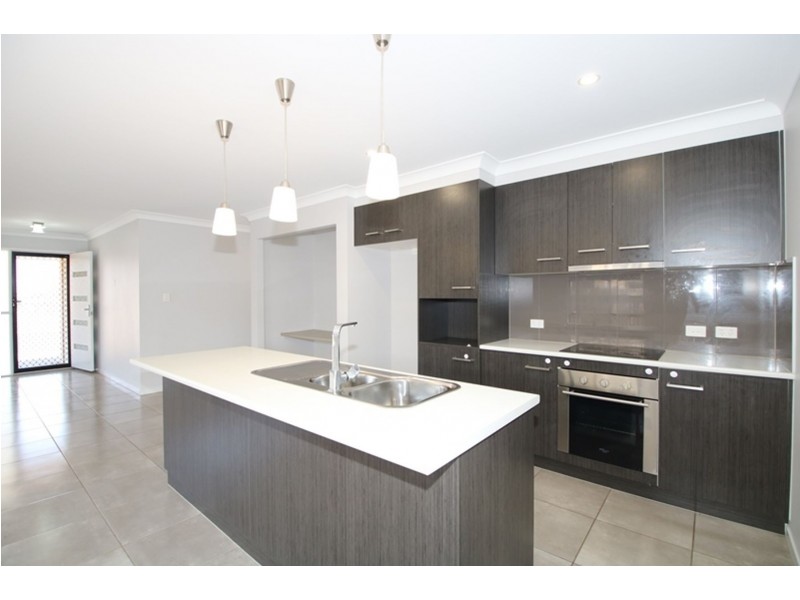 2/19 Fairfax Street, Cambooya QLD 4358