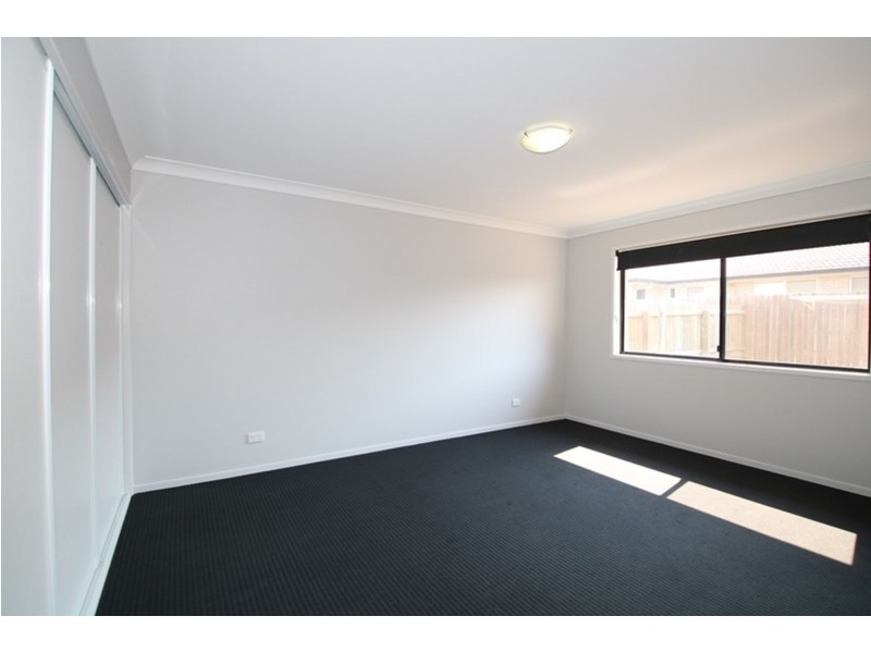 2/19 Fairfax Street, Cambooya QLD 4358