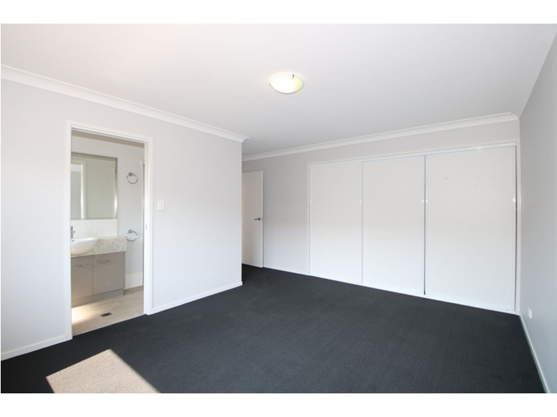 2/19 Fairfax Street, Cambooya QLD 4358