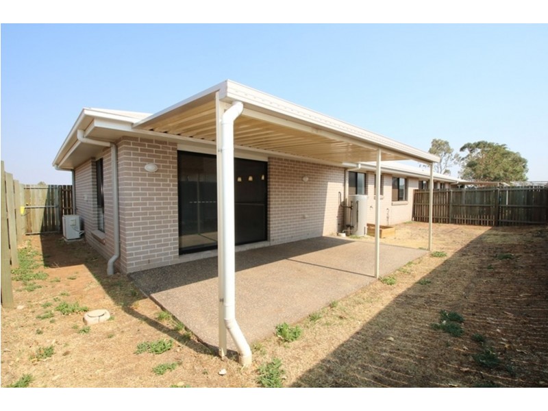 2/19 Fairfax Street, Cambooya QLD 4358