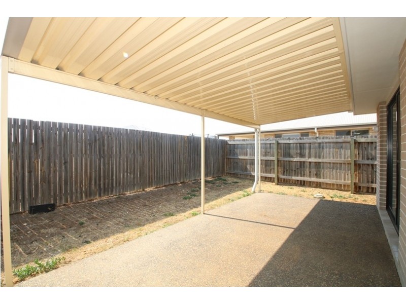 2/19 Fairfax Street, Cambooya QLD 4358