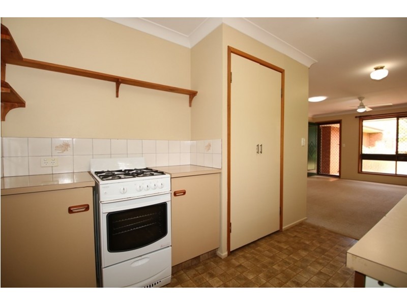 2/37 Agnes Street, Centenary Heights QLD 4350