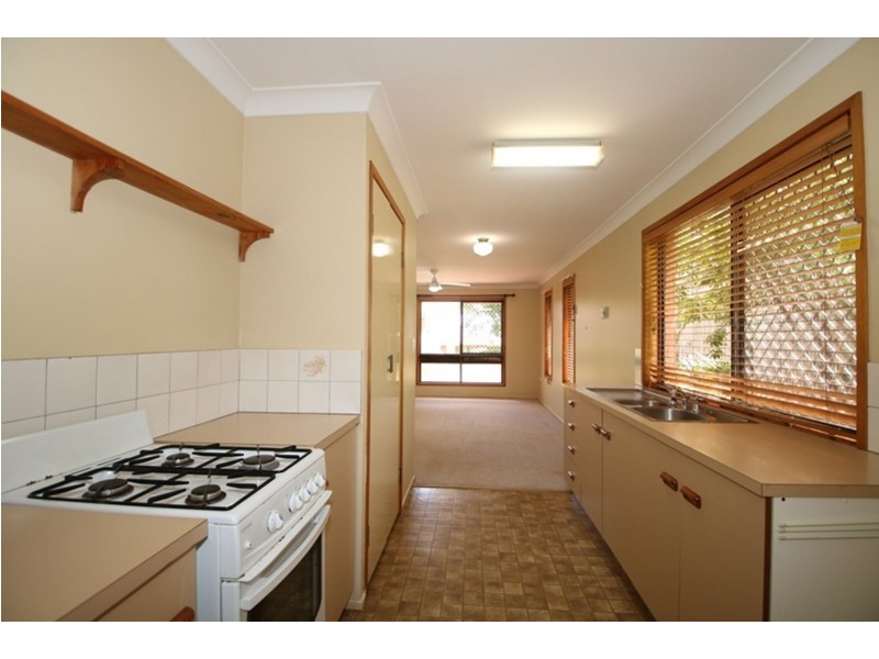 2/37 Agnes Street, Centenary Heights QLD 4350