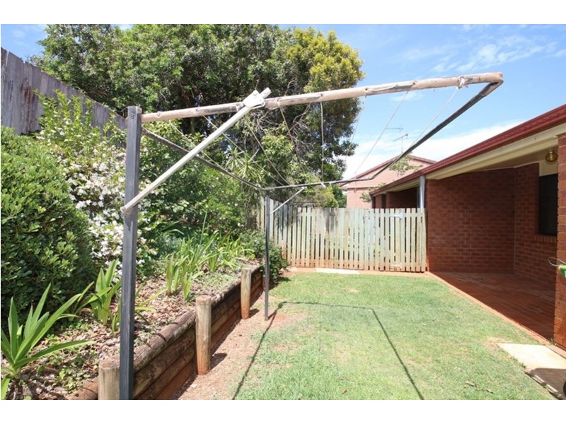 2/37 Agnes Street, Centenary Heights QLD 4350