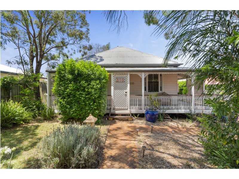 210 Perth Street, South Toowoomba QLD 4350