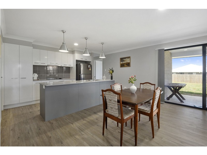 55 Myrtleford Crescent, Cambooya QLD 4358