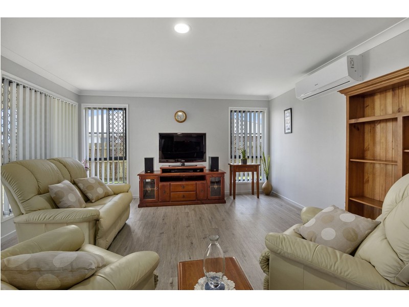 55 Myrtleford Crescent, Cambooya QLD 4358