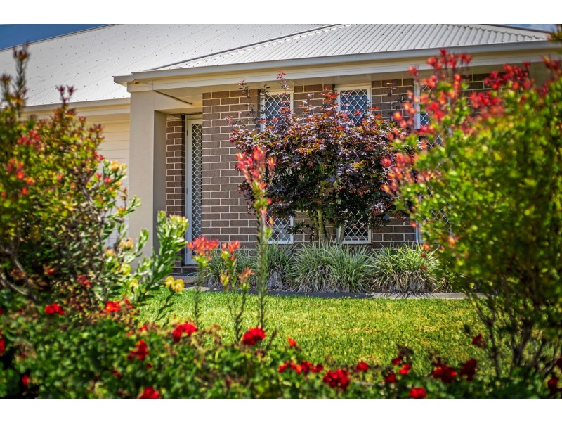 2/21 McMorrow Street, Kearneys Spring QLD 4350