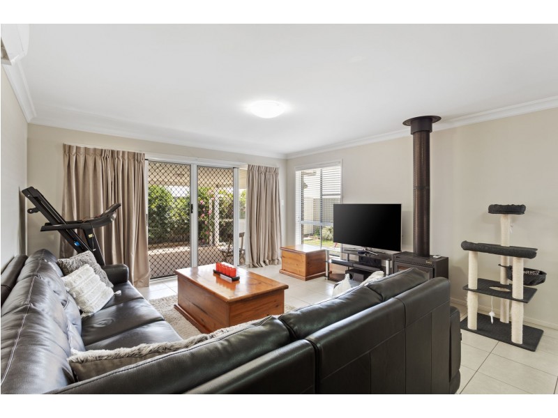 2/21 McMorrow Street, Kearneys Spring QLD 4350