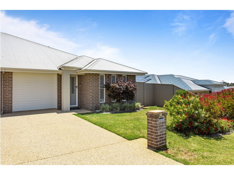 2/21 McMorrow Street, Kearneys Spring QLD 4350