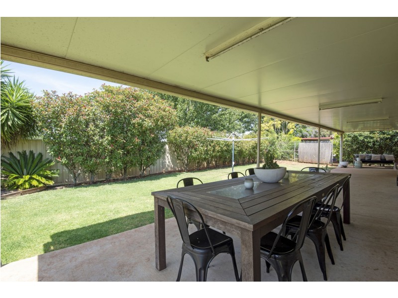 6 Fysh Court, Wilsonton QLD 4350