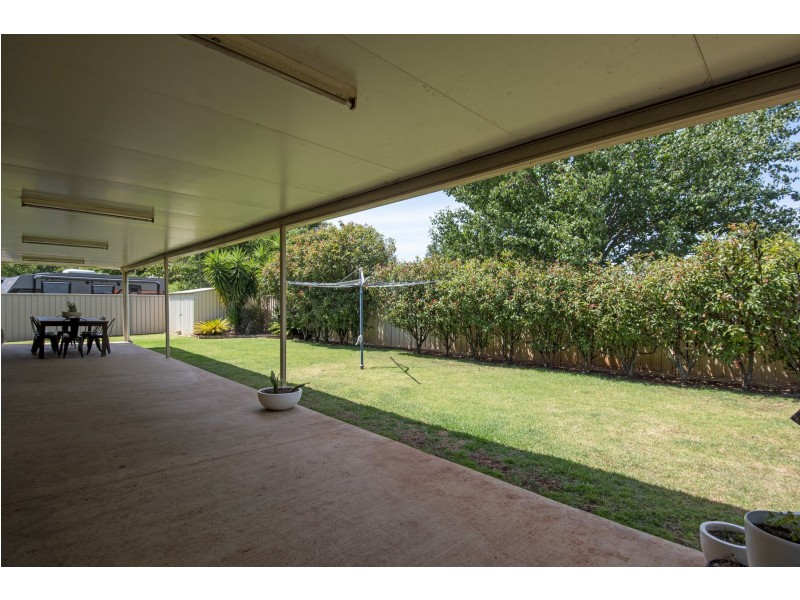 6 Fysh Court, Wilsonton QLD 4350