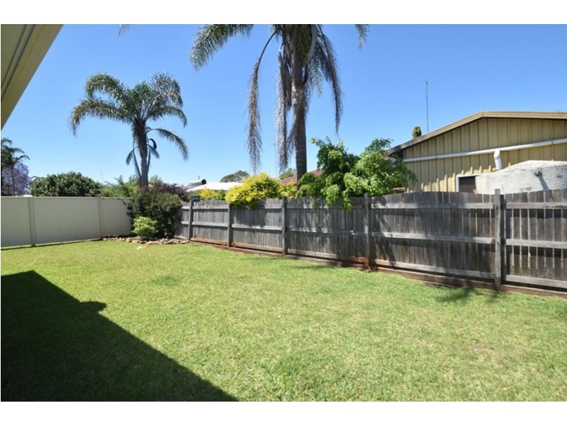 2/36 Crotty Street, Centenary Heights QLD 4350