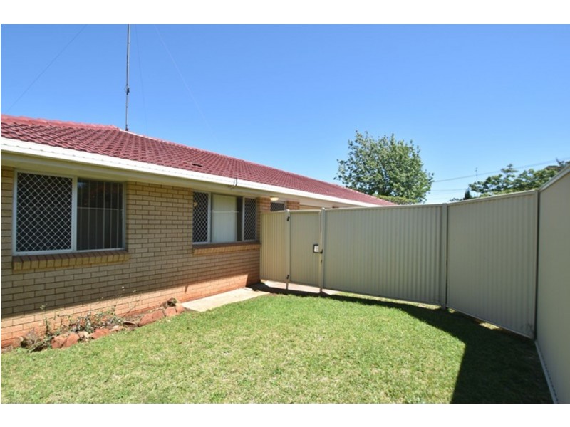 2/36 Crotty Street, Centenary Heights QLD 4350
