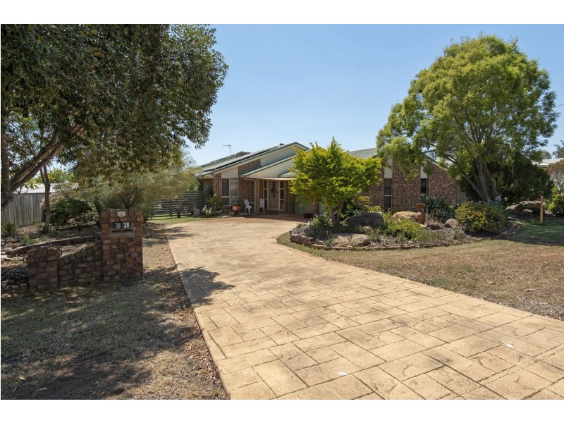 30 Werth Street, Oakey QLD 4401
