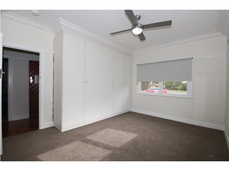 1A Wallace Street, Newtown QLD 4350