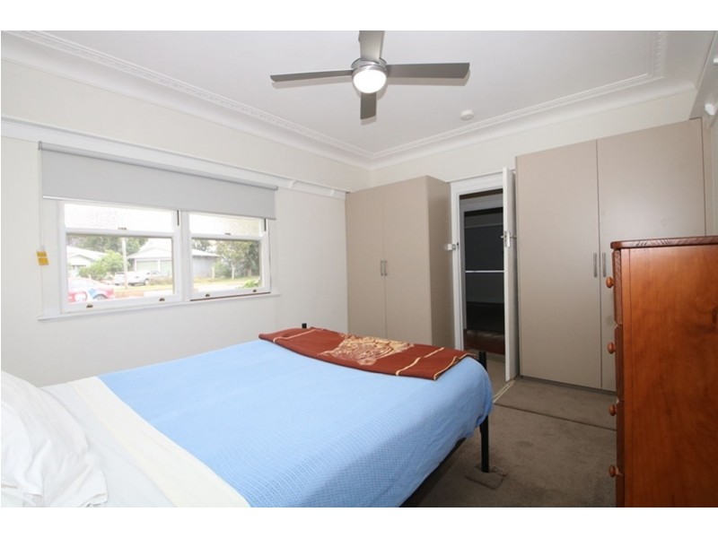 1A Wallace Street, Newtown QLD 4350