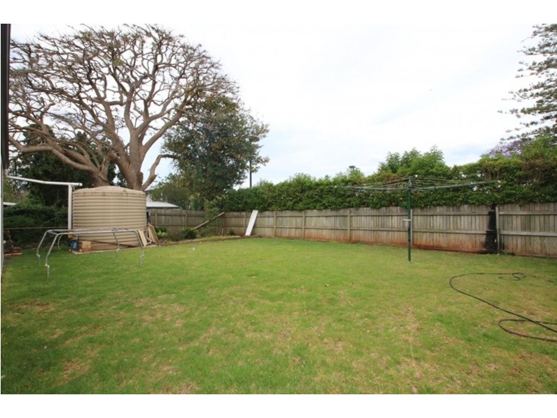1A Wallace Street, Newtown QLD 4350