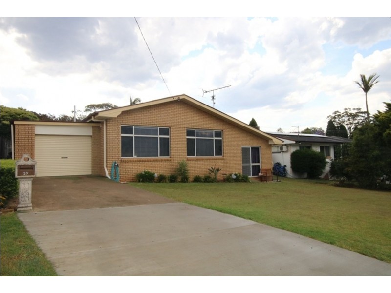 39 Martini Street, Mount Lofty QLD 4350