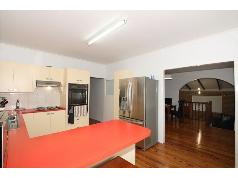 39 Martini Street, Mount Lofty QLD 4350